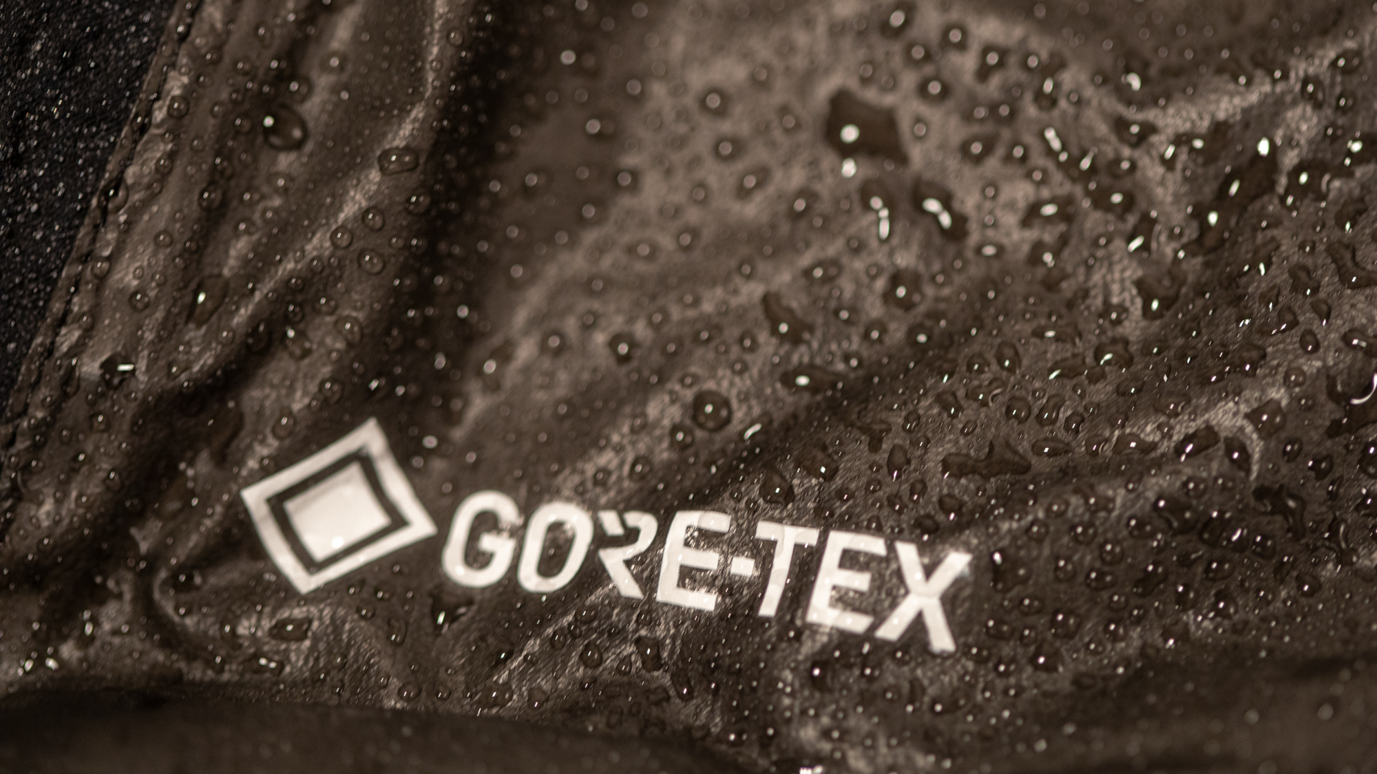 Gore-Tex Shakedry con agua granulada