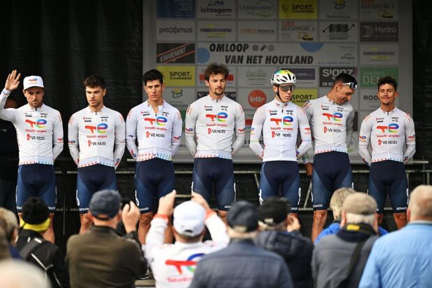 EERNEGEM, BELGIUM - SEPTEMBER 24: Emilien Jeanniere of France, Lucas Boniface of France, Thomas Bonnet of France, Sandy Dujardin of France, Valentin Retailleau of France, Florian Dauphin of France, Samuel Leroux of France and TotalEnergies prior to the 78th Omloop van het Houtland 2025 a 198.7km one day race from Eernegem to Lichtervelde on September 24, 2025 in Eernegem, Belgium. (Photo by Luc Claessen/Getty Images)