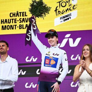 CHATEL LES PORTES DU SOLEIL, FRANCE - AUGUST 03: Nienke Vinke of Netherlands and Team Picnic PostNL celebrates at podium as White best young jersey winner during the 4th Tour de France Femmes 2025, Stage 9 a 124.1km stage from Praz-sur-Arly to Chatel Les Portes du Soleilon 1298m / #UCIWWT / August 03, 2025 in Chatel Les Portes du Soleil, France. (Photo by Szymon Gruchalski/Getty Images)