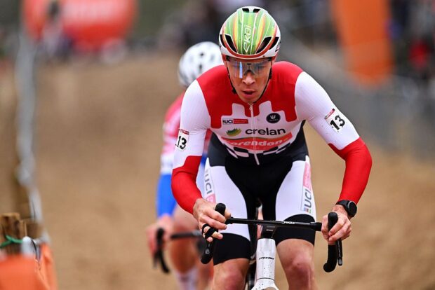KOKSIJDE, BELGIUM - DECEMBER 21: Laurens Sweeck of Belgium and Team Crelan-Corendon competes during the 19th UCI Cyclo-Cross World Cup Koksijde 2025 - Men&amp;apos;s Elite on December 21, 2025 in Koksijde, Belgium. (Photo by Luc Claessen/Getty Images)