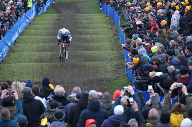 Mathieu van der Poel wins Azencross