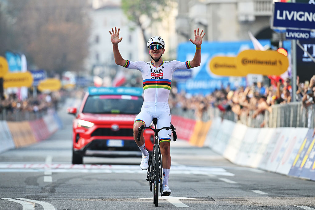 Il Lombardia 2025: Tadej Pogačar celebra su última victoria de esta temporada y su quinta victoria en carrera