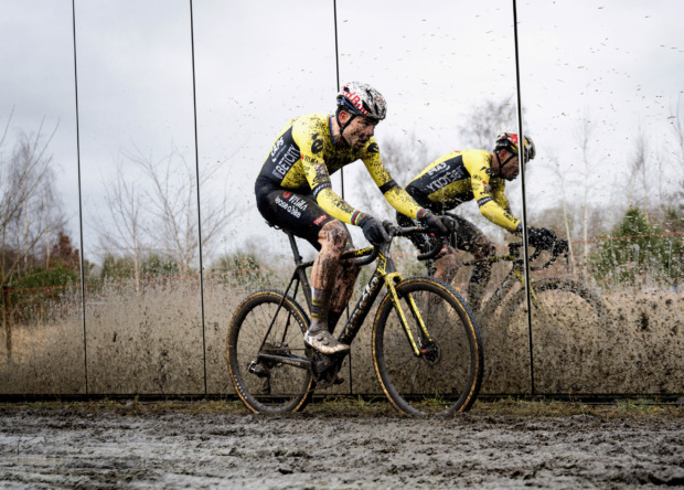 Wout van Aert confirmado para cinco enfrentamientos con Mathieu van der Poel en el calendario de ciclocross 2025-26