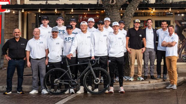 'Empujarlos fuera de su zona de confort': Freddie Rodríguez, cuatro veces campeón de USPro, regresa al ciclismo como copropietario y estratega de APS Pro Cycling de Cadence Cyclery