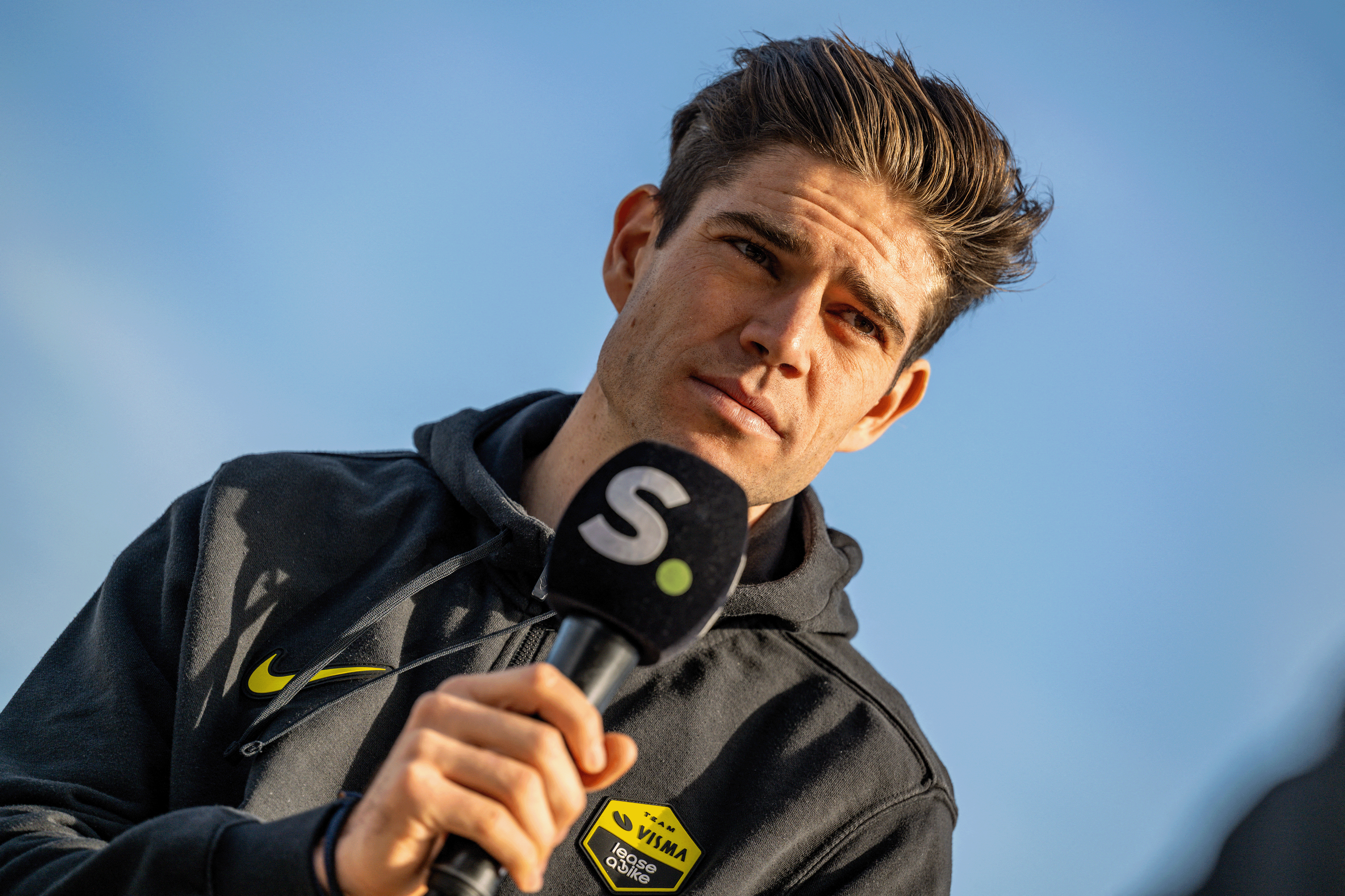 "Apenas se ha quedado atrás": Wout van Aert aumenta las horas de entrenamiento a medida que la recuperación de la lesión avanza positivamente