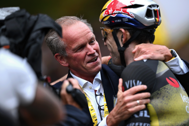 "Hay muchos ejemplos mejores que los que tenemos en el ciclismo": Plugge, director ejecutivo de Visma-Lease a Bike, expresa la necesidad urgente de una reforma financiera en medio de la "espiral descendente" del deporte