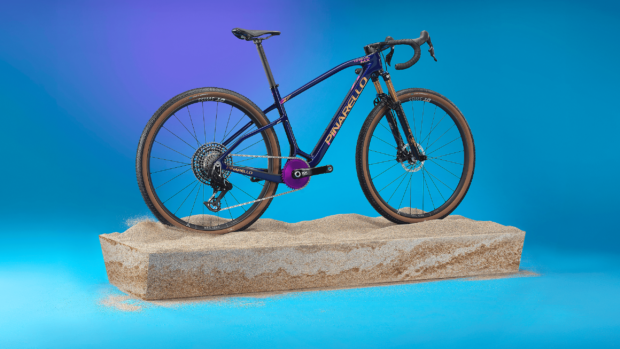 Pinarello acaba de lanzar una bicicleta de montaña con barra abatible y he aquí por qué podría ser una pista para el calendario de gravel de Tom Pidcock