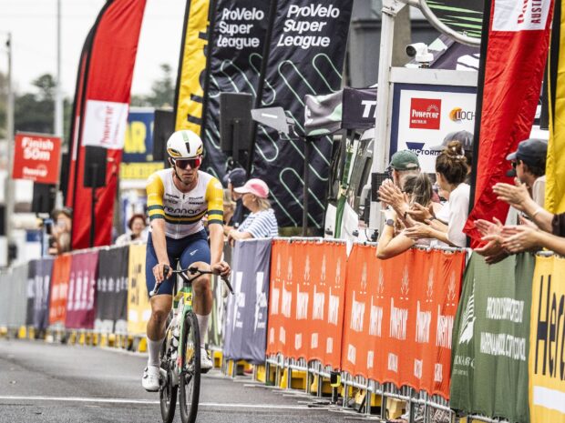 'Es una mierda estar tan cerca': los favoritos se pierden en Melbourne ante Warrnambool mientras el ganador sorprendido logra la ansiada victoria