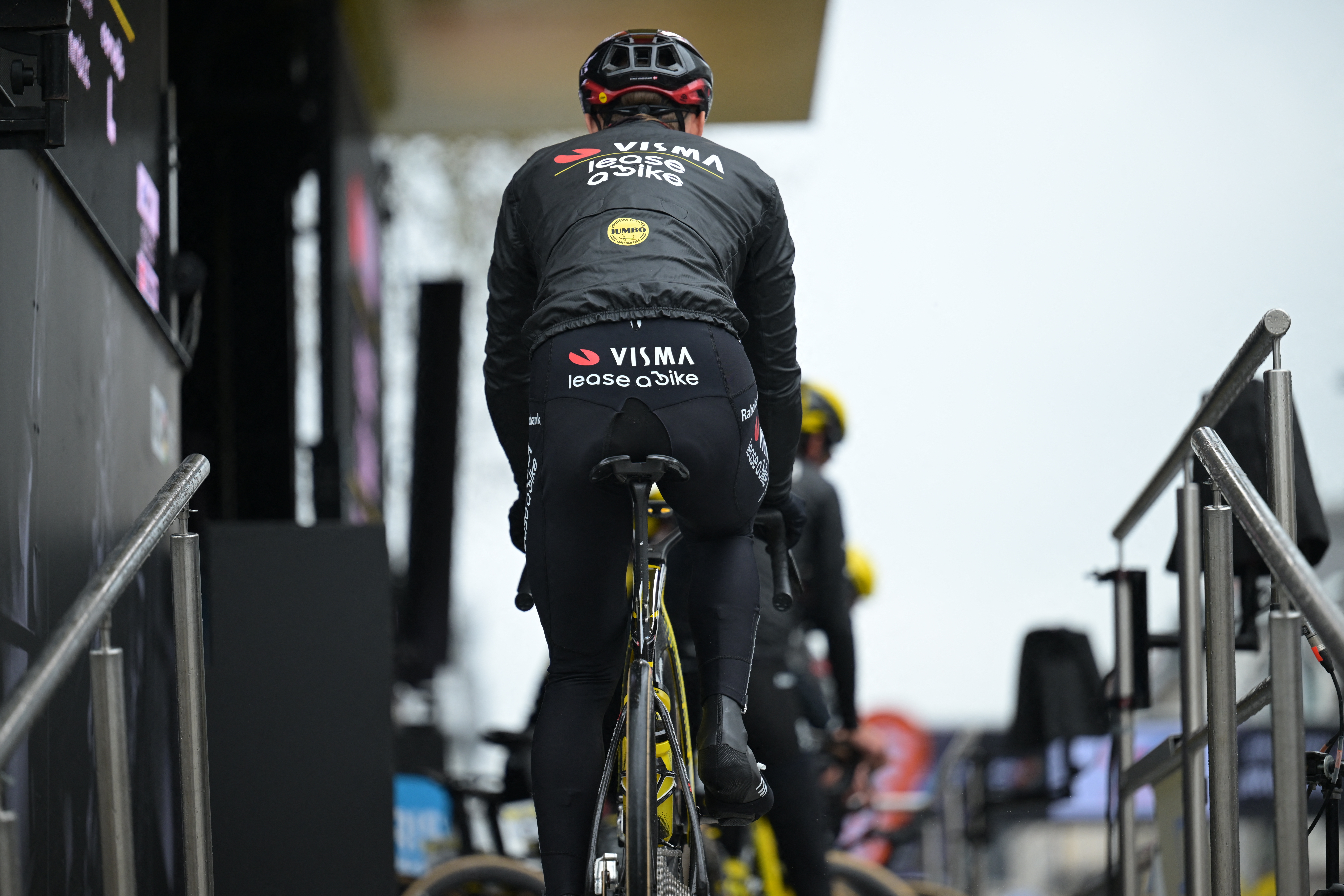 El danés Jonas Vingegaard, del equipo Visma-Lease a Bike, fotografiado antes del inicio de la cuarta etapa de la 84.ª edición de la carrera ciclista París-Niza, una carrera de Bourges a Uchon (195 km), el miércoles 11 de marzo de 2026.