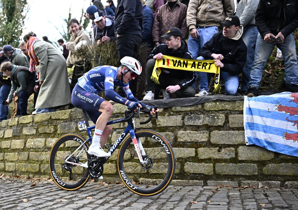 2025 Nieuwsblad: Yves Lampaert sobre el muro de Geraardsbergen 