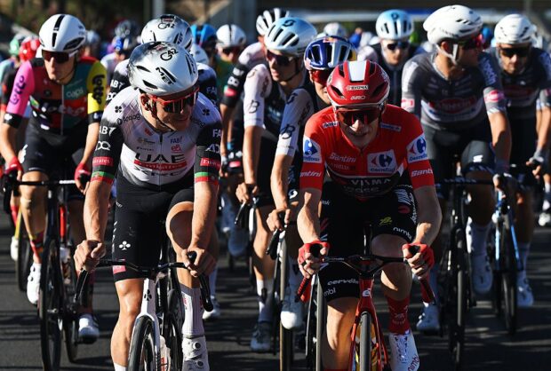 João Almeida (l) and Jonas Vingegaard during the 2025 Vuelta a España