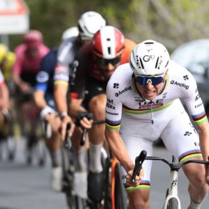 'Milán-San Remo es una carrera aterradora': Tadej Pogačar revela sus temores y ambiciones para el monumento italiano