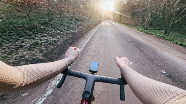 ¿Quieres iniciar un canal de YouTube de ciclismo como yo? Bueno, encontré el paquete de cámaras que necesitas y los paquetes que debes evitar también.