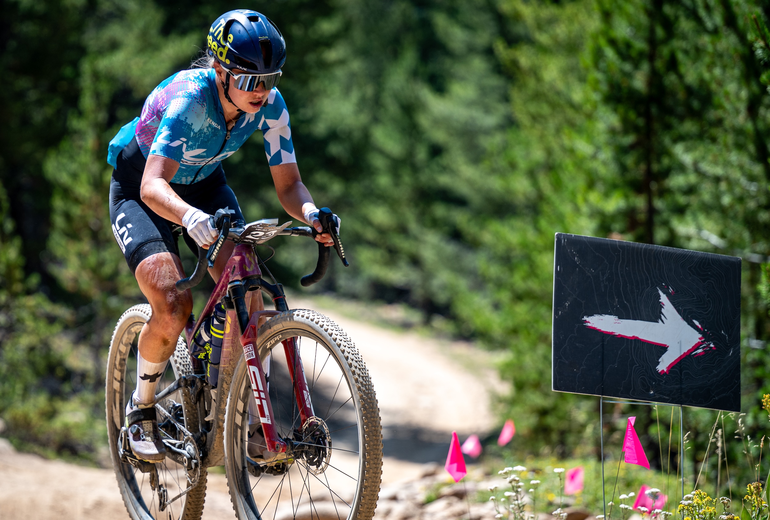 Melisa Rollins en camino al segundo lugar en 2025 Leadville Trail 100 MTB