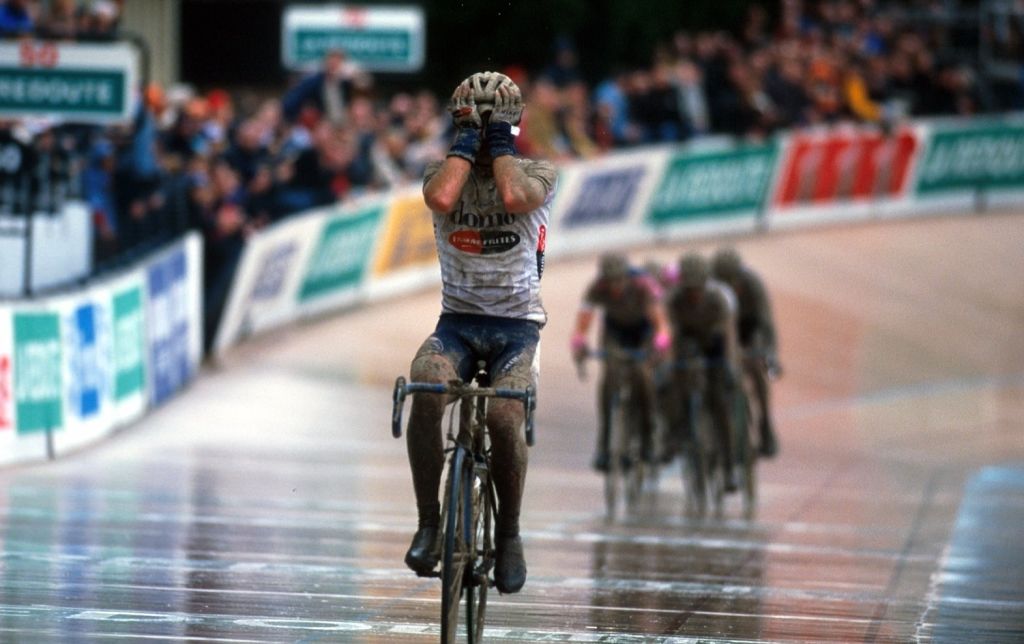 Ciclismo París-Roubaix-2001 Knaven-Servais (Foto de Tim De Waele/Getty Images)