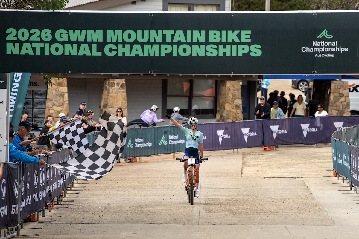 Rebecca Henderson se lleva la victoria en XCO en el Campeonato Nacional de Mountain Bike GWM 2026