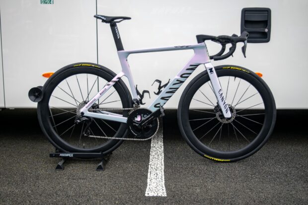 Se detectan aún más prototipos nuevos de piezas Dura-Ace en el Canyon Endurace CFR de Jasper Philipsen para la París-Roubaix