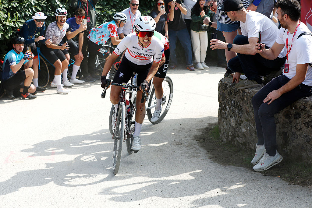 Kasia Niewiadoma-Phinney en acción en Strade Bianche