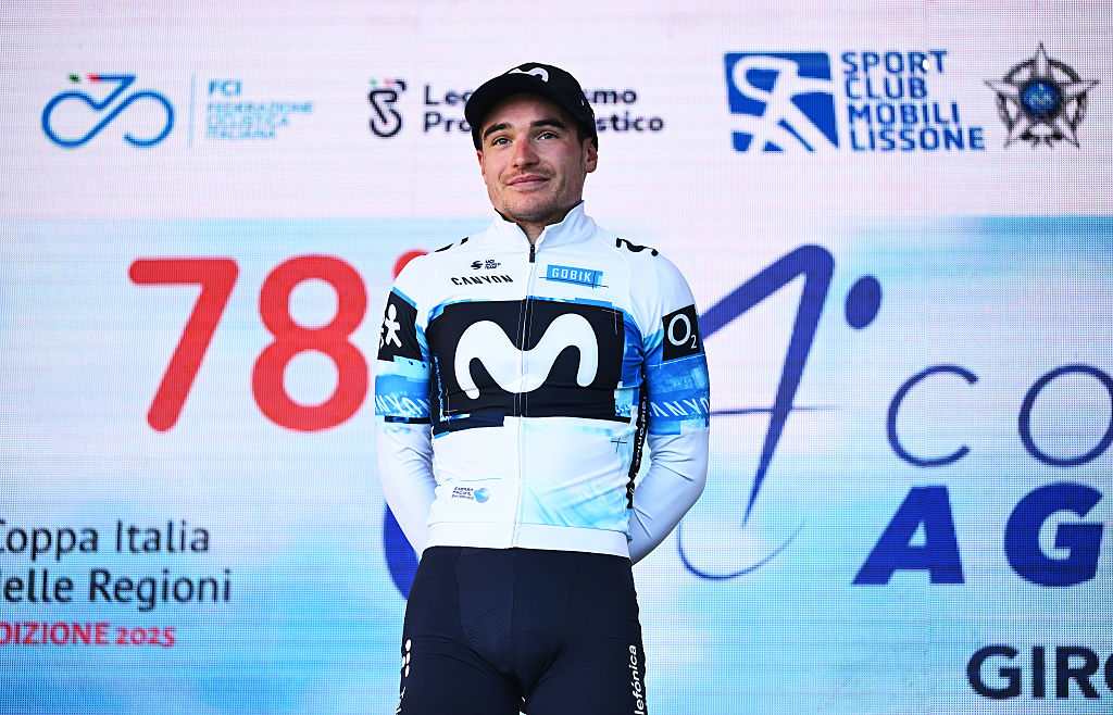 LISSONE, ITALIA - 5 DE OCTUBRE: Carlos Canal de España y el equipo Movistar celebran en el podio como segundo lugar durante la 78ª Coppa Agostoni - Giro Delle Brianze 2025, una carrera de un día de 166,7 km de Lissone a Lissone el 5 de octubre de 2025 en Lissone, Italia. (Foto de Dario Belingheri/Getty Images)