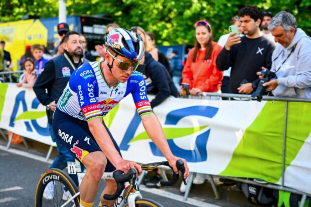 "Si intentara seguirlo, explotaría por completo": Remco Evenepoel se conforma con el tercer puesto, incapaz de igualar a sus rivales superestrellas en Lieja-Bastogne-Lieja