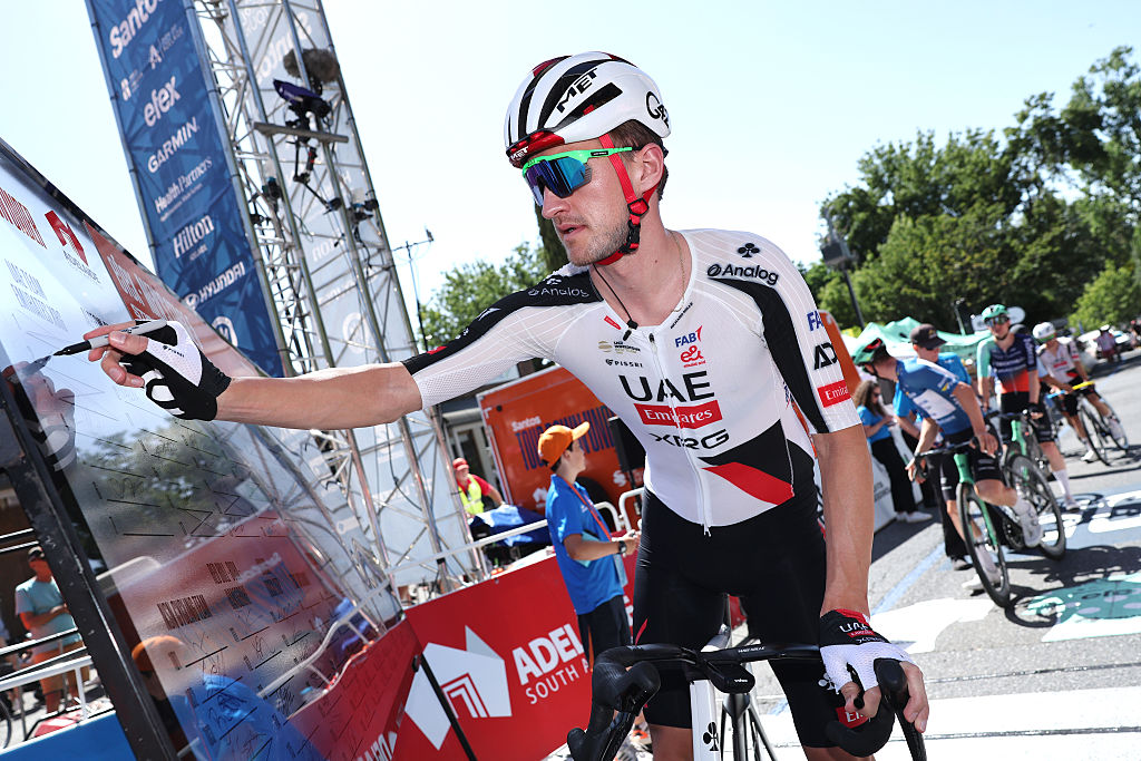 Mikkel Bjerg se inscribirá en una carrera a principios de 2026