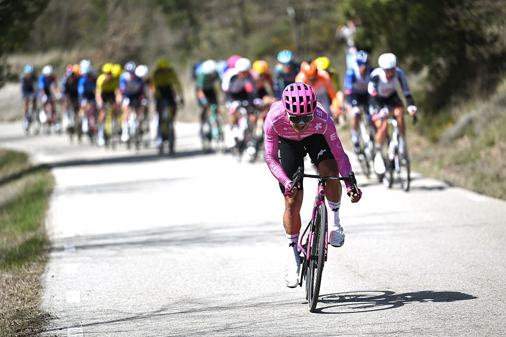 Richard Carapaz on the attack during the 2026 Volta a Catalunya