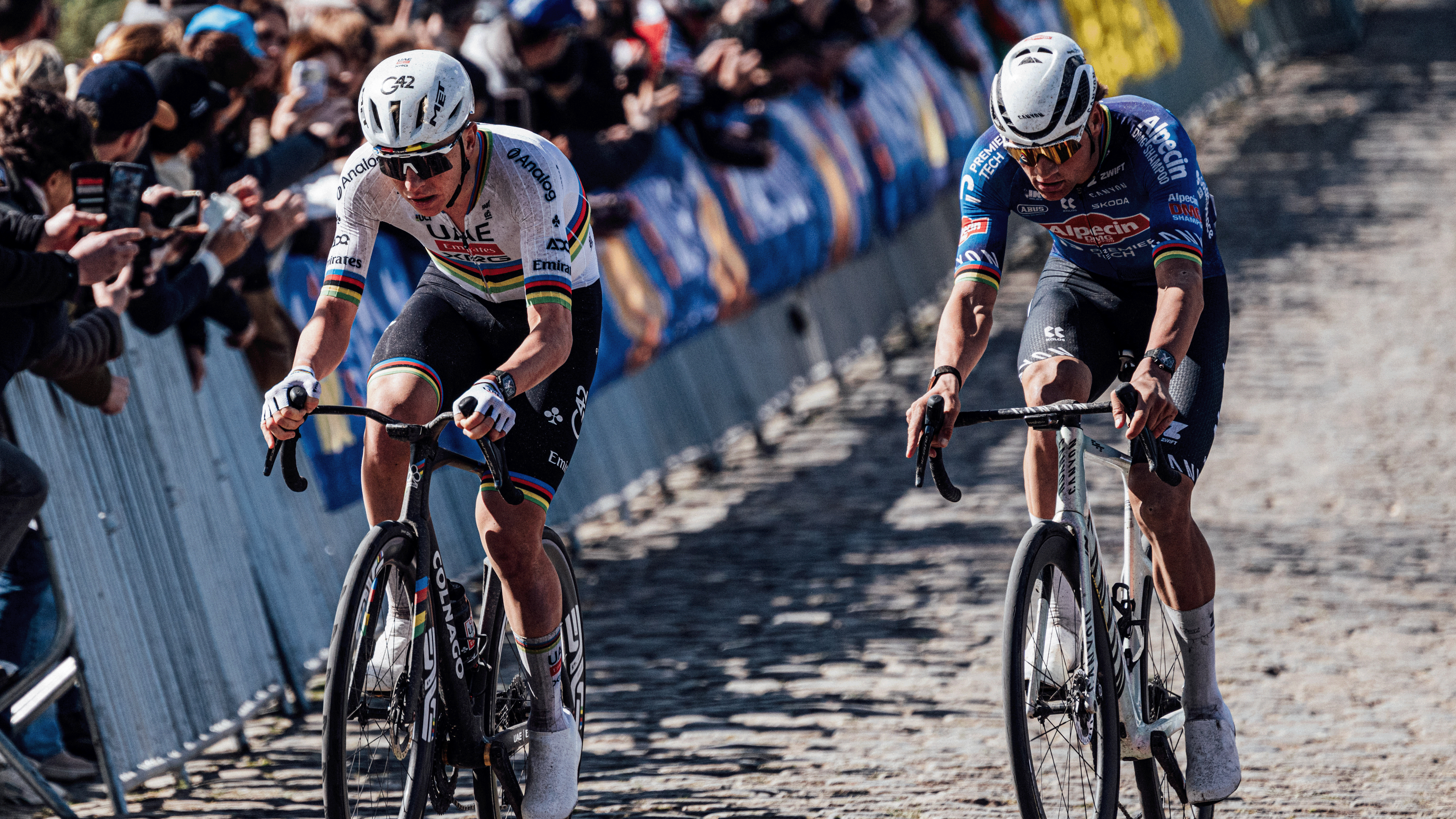 Tadej Pogačar y Mathieu van der Poel durante el Tour de Flandes 2026