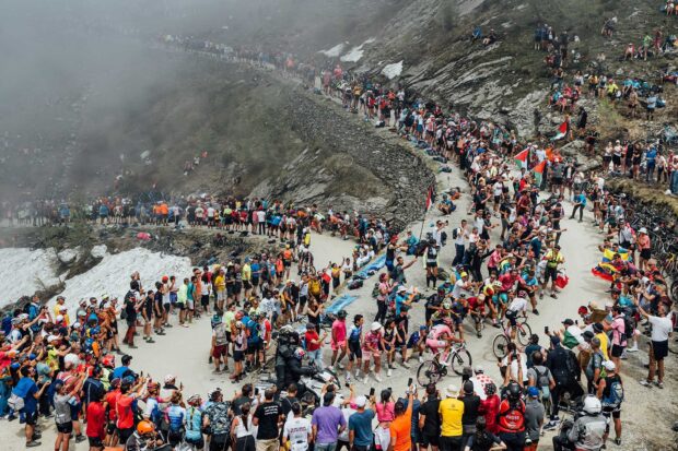 Oferta exclusiva: obtenga hasta un 88 % de descuento en Surfshark VPN y vea el Giro de Italia, el Tour de Francia y lo mejor del ciclismo WorldTour desde cualquier parte del mundo.