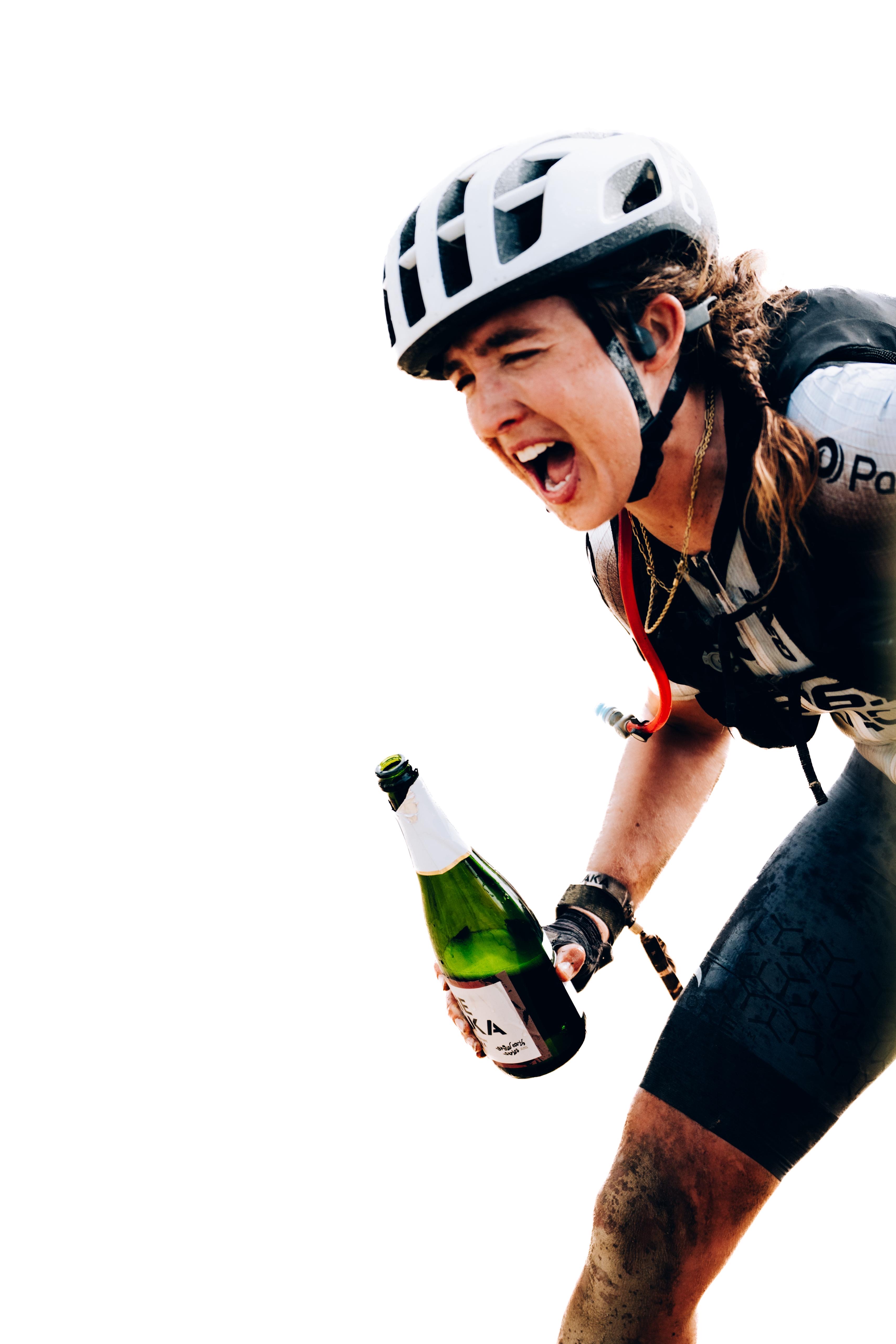 Maddy Nuts rocía el burbujeante tras ganar la Traka 560