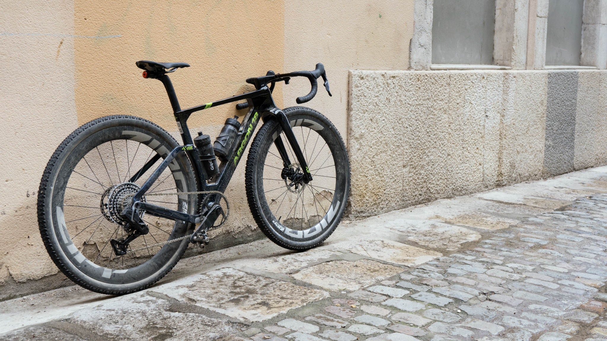 bicicleta gravel argon18