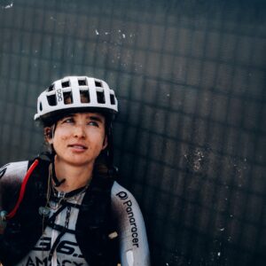 15.000 calorías quemadas, tres paradas para ir al baño, un desmayo: Maddy Nutt analiza su notable victoria de debut en Traka 560