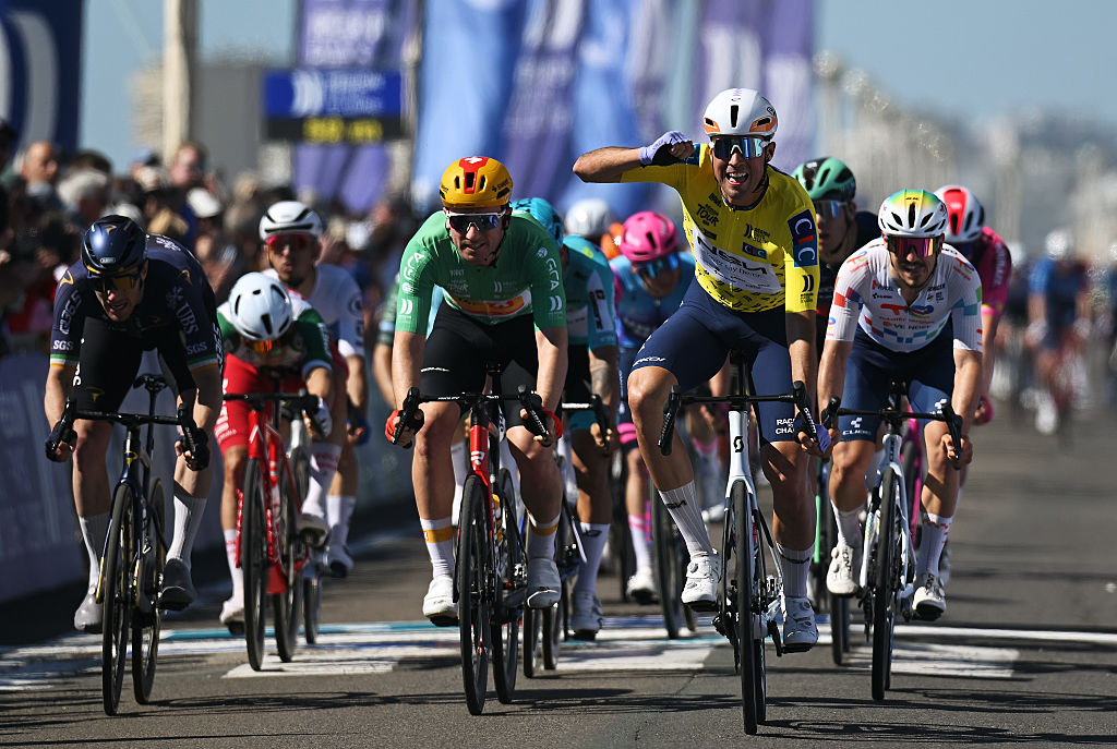 Etapa 2 del Tour Pays de la Loire 2026: Ethan Vernon logra una segunda victoria en otros tantos días