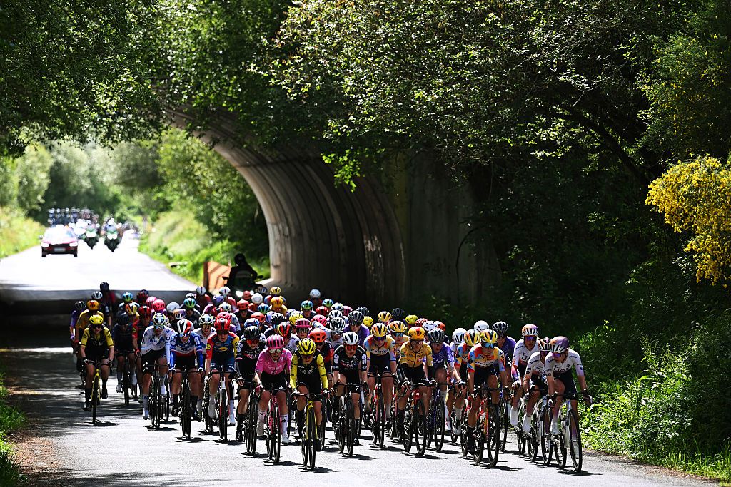 The peloton competing during stage 2 of La Vuelta Femenina 2026, between Lobios and San Cibrao das Viñas. (Photo by Szymon Gruchalski/Getty Images)