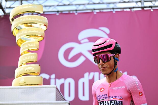 Afonso Eulalio at sign-on behind the Giro trophy