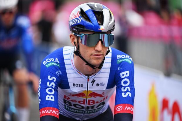 Jai Hindley before stage 5