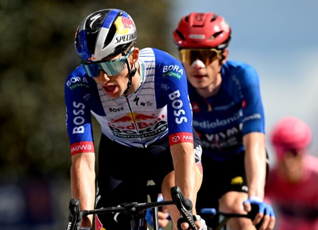 'Jai es un poco mayor, tal vez también un poco más sabio': Red Bull intenta mantener el equilibrio entre el ex ganador Hindley y la estrella local sin restricciones Pellizzari en el Giro de Italia