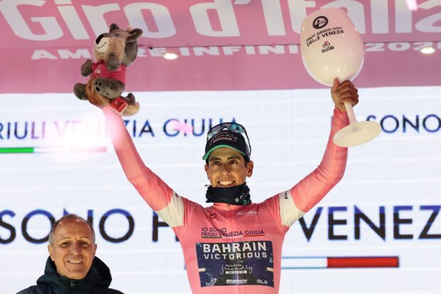 'Mi Giro está terminado' - Afonso Eulálio impresiona en Corno delle Scale pero reconoce que los días en maglia rosa están contados