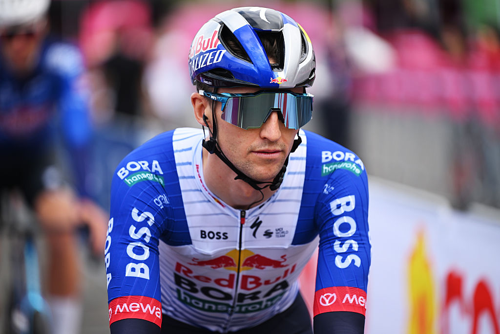 Jai Hindley antes de la etapa 5