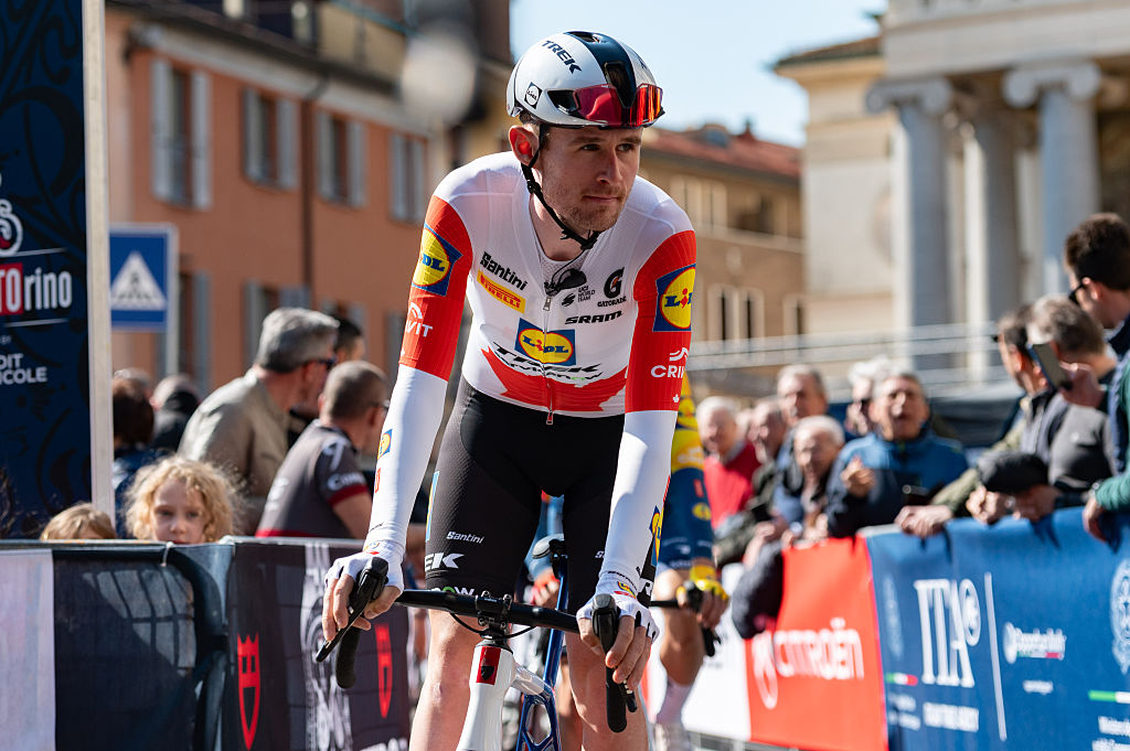 Derek Gee-West de LIDL-TREK al inicio de Milano-Torino 2026 en Rho, Italia, el 18 de marzo de 2026. (Foto de Silvia Colombo/NurPhoto)