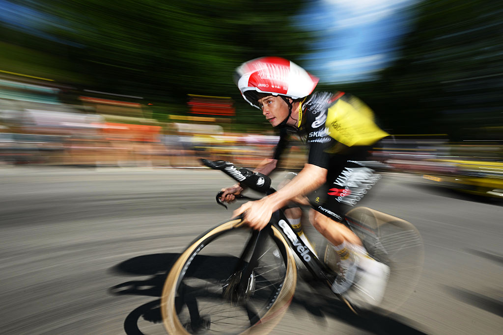PEYRAGUDES, FRANCIA - 18 DE JULIO: Jonas Vingegaard de Dinamarca y el equipo Visma | Lease a Bike compite durante el 112º Tour de Francia 2025, Etapa 13, una etapa contrarreloj individual de 10,9 km desde Loudenvielle hasta Peyragudes 1561 m / #UCIWT / el 18 de julio de 2025 en Peyragudes, Francia. (Foto de Dario Belingheri/Getty Images)