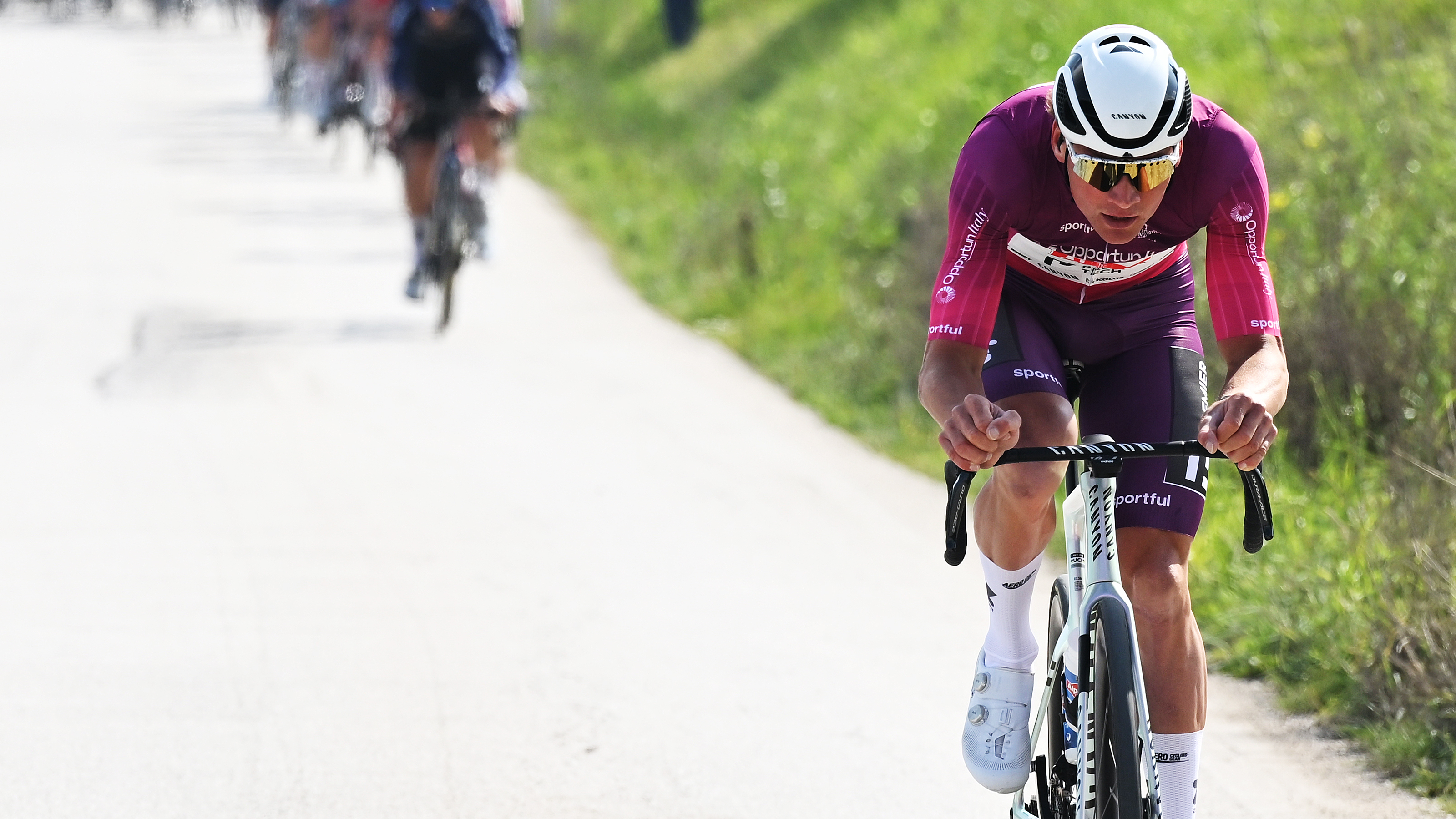 Van der Poel cabalgando en solitario