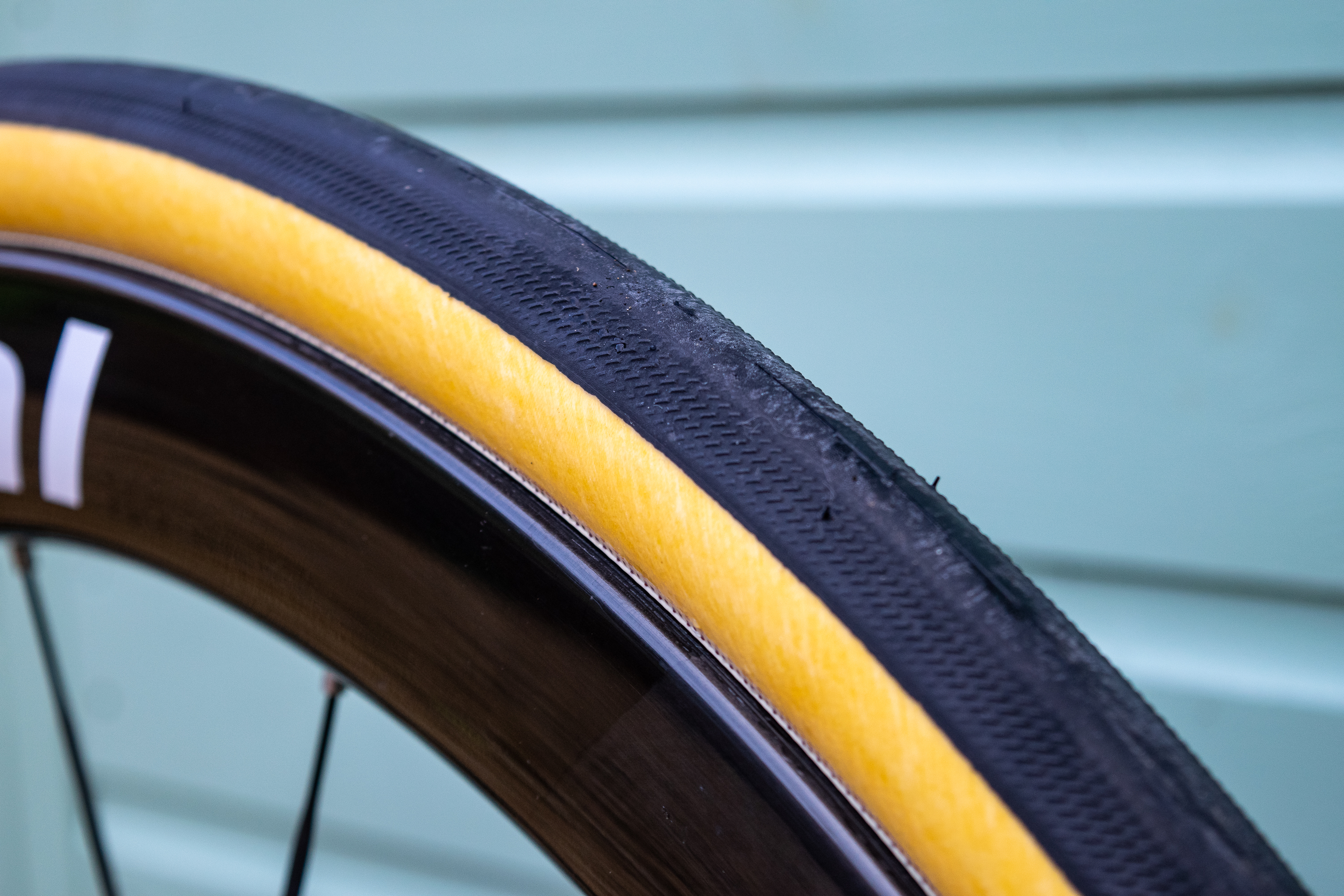 Un neumático Specialized Cotton TLR
