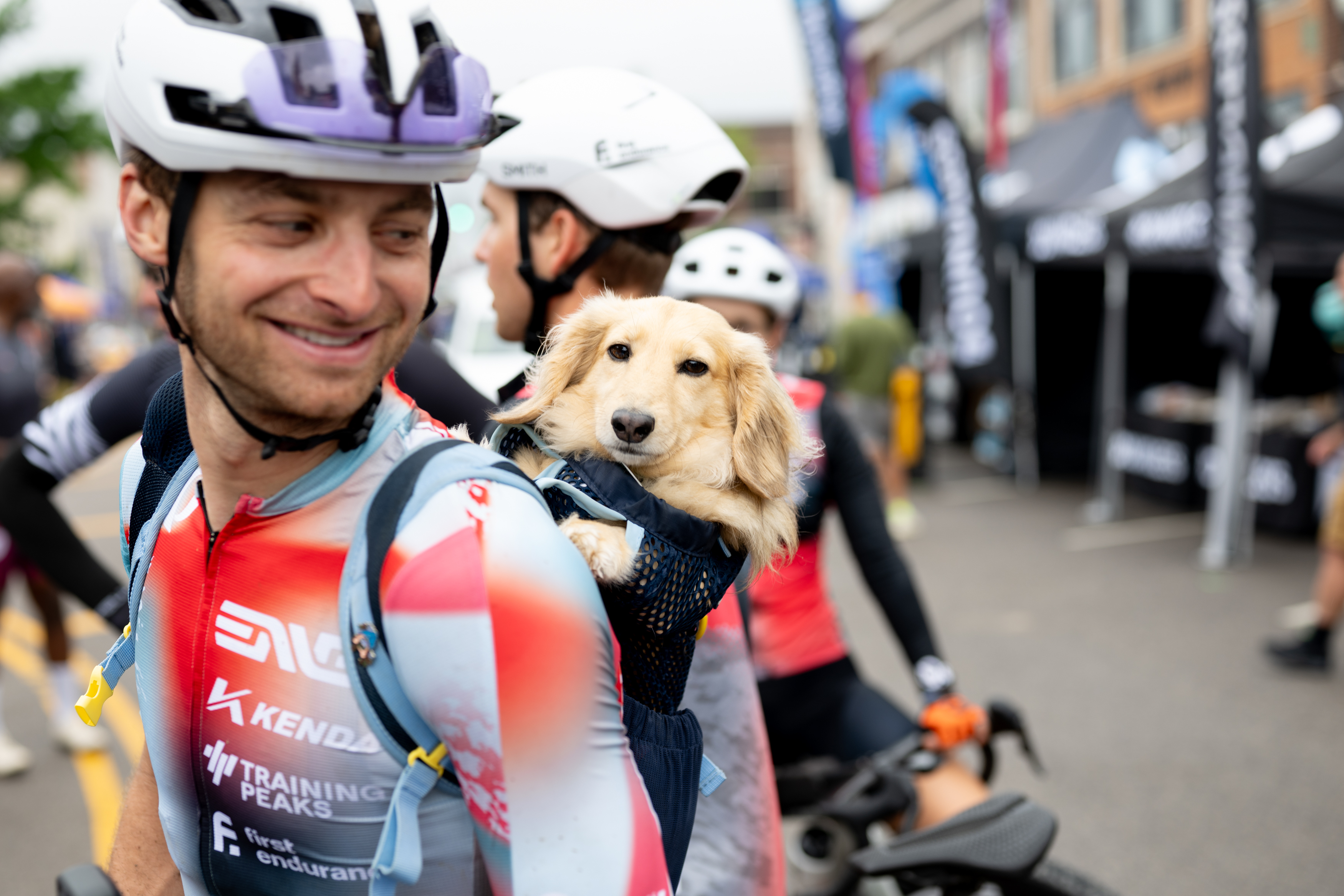 Bicicleta para perros Enve Mog pintada a medida de Alexey Vermeulen para Unbound Gravel
