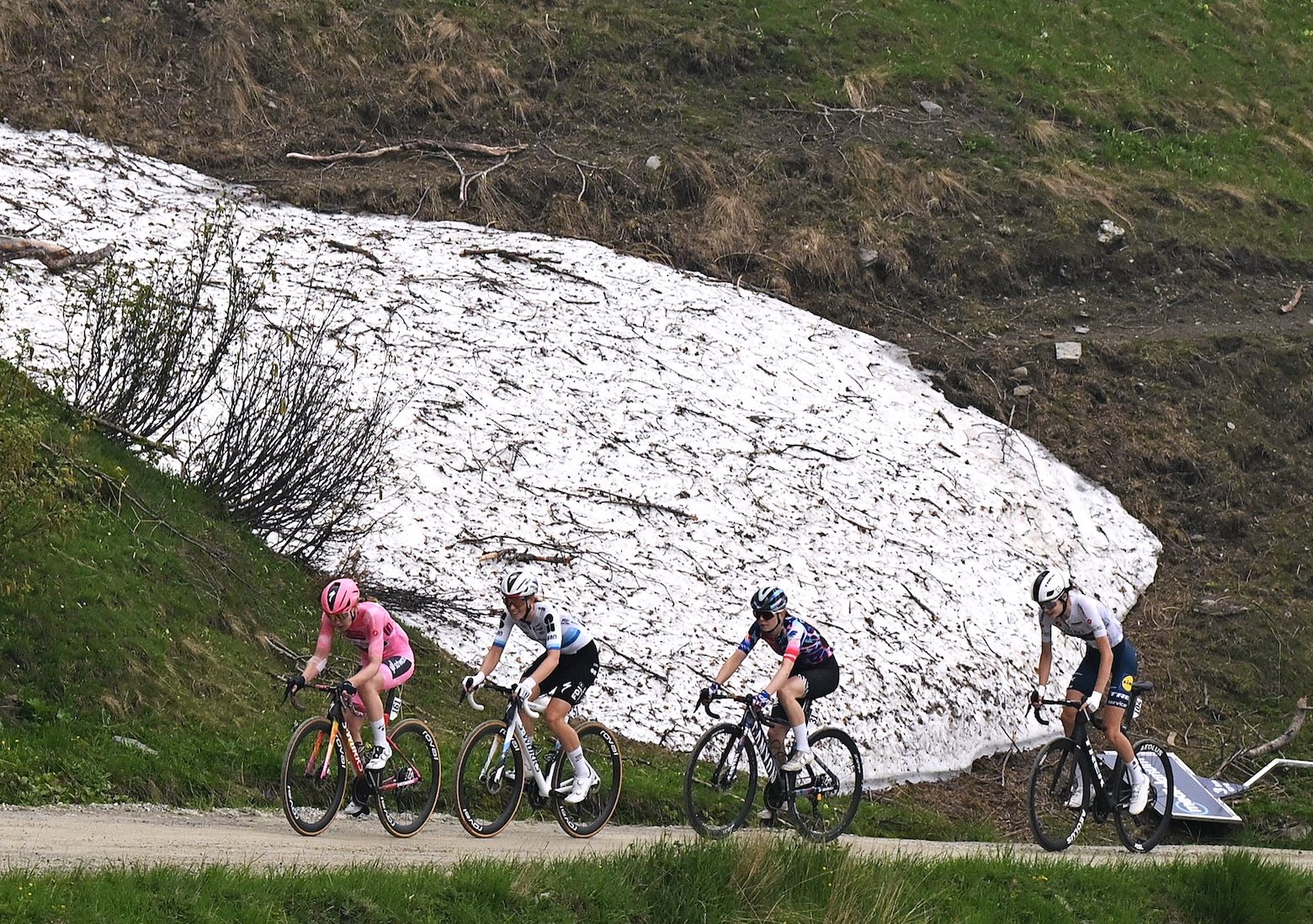 SESTRIERE, ITALY - JUNE 06: (L-R) Anna van der Breggen of Netherlands and Team SD Worx - Protime - Pink Leader Jersey, Demi Vollering of Netherlands and Team FDJ United - SUEZ, Antonia Niedermaier of Germany and Team CANYON//SRAM zondacrypto and Isabella Holmgren of Canada and Team Lidl - Trek - White Best Young Rider Jersey ompete in the breakaway during the 37th Giro d'Italia Women 2026, Stage 8 a 106km stage from Rivoli to Sestriere 2034m / #UCIWWT / on June 06, 2026 in Sestriere, Italy. (Photo by Luc Claessen/Getty Images)