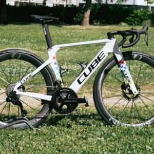 TotalEnergies nos mostró un prototipo de bicicleta aerodinámica Cube, no nos dijo nada al respecto y luego se la llevó de nuevo. Aunque es genial