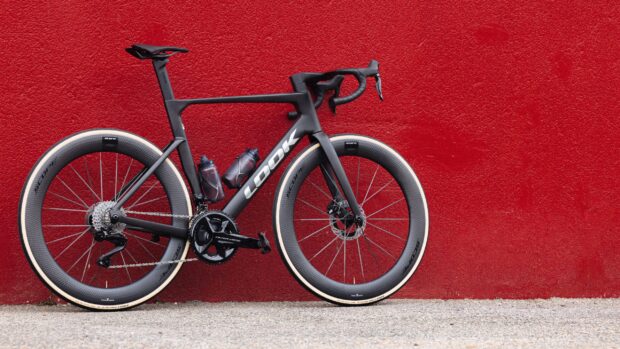 'No la diseñamos para ganar una tabla comparativa': la nueva bicicleta de carreras de Look combina aerodinámica con rendimiento en el mundo real