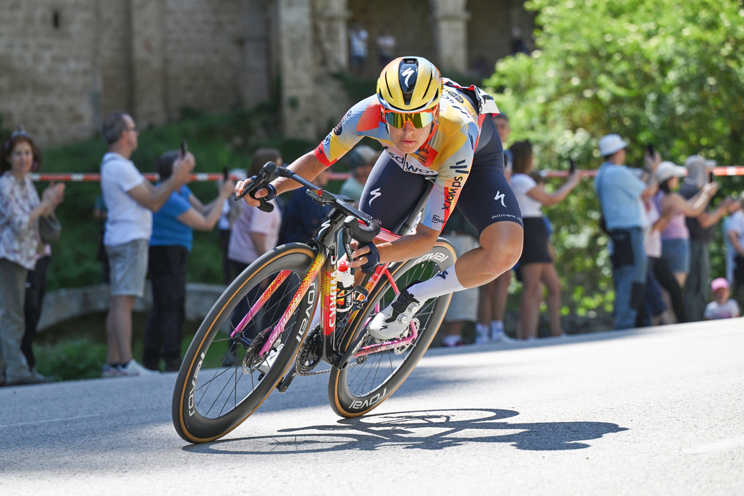 MEDINA DE POMAR, ESPAÑA - 23 DE MAYO: Barbara Guarischi de Italia y el equipo SD Worx - Protime compite durante la 11ª Vuelta a Burgos Feminas 2026, Etapa 3 una etapa de 126 km desde Busto de Bureba a Medina de Pomar / #UCIWWT / el 23 de mayo de 2026 en Medina de Pomar, España. (Foto de Szymon Gruchalski/Getty Images)