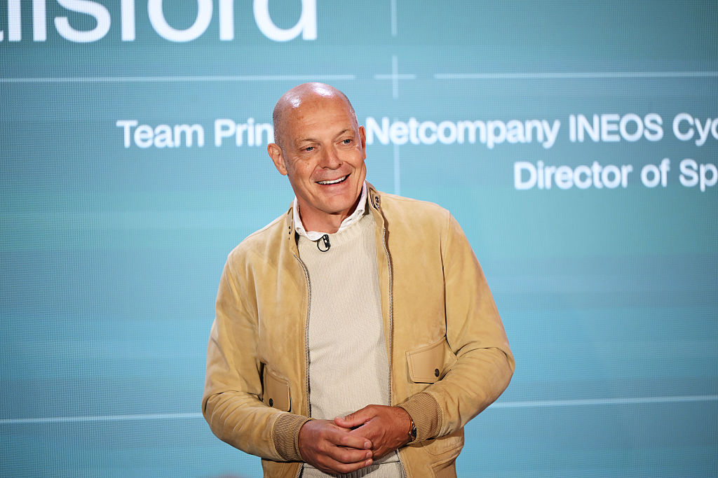LONDRES, INGLATERRA - 28 DE ABRIL: Sir Dave Brailsford, director del equipo y director deportivo de INEOS durante la conferencia de prensa del equipo ciclista Netcompany INEOS el 28 de abril de 2026 en Londres, Inglaterra. (Foto de Alex Broadway/Getty Images)