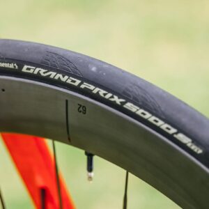El Continental GP5000 S TR ha demostrado ser el mejor neumático de carretera y actualmente tiene un descuento de hasta un 38 % para Amazon Prime Day.