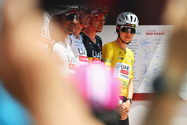 "Quiere que me lleve esta camiseta a casa": Tadej Pogačar corre con mayor motivación en el Tour de Suiza tras la caída de su compañero Urška Žigart